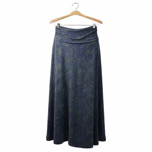 Lula Roe Maxi Skirt, Size Medium. Great Condition.
Bird Print.